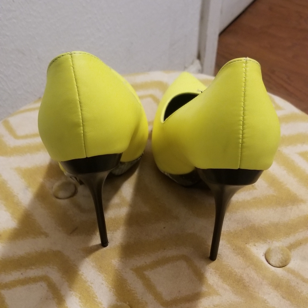 Heels - Picture 3 of 4